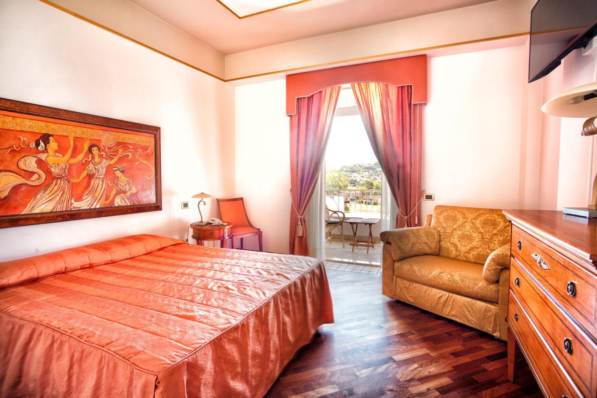 ליפארי Hotel Tritone Lipari מראה חיצוני תמונה