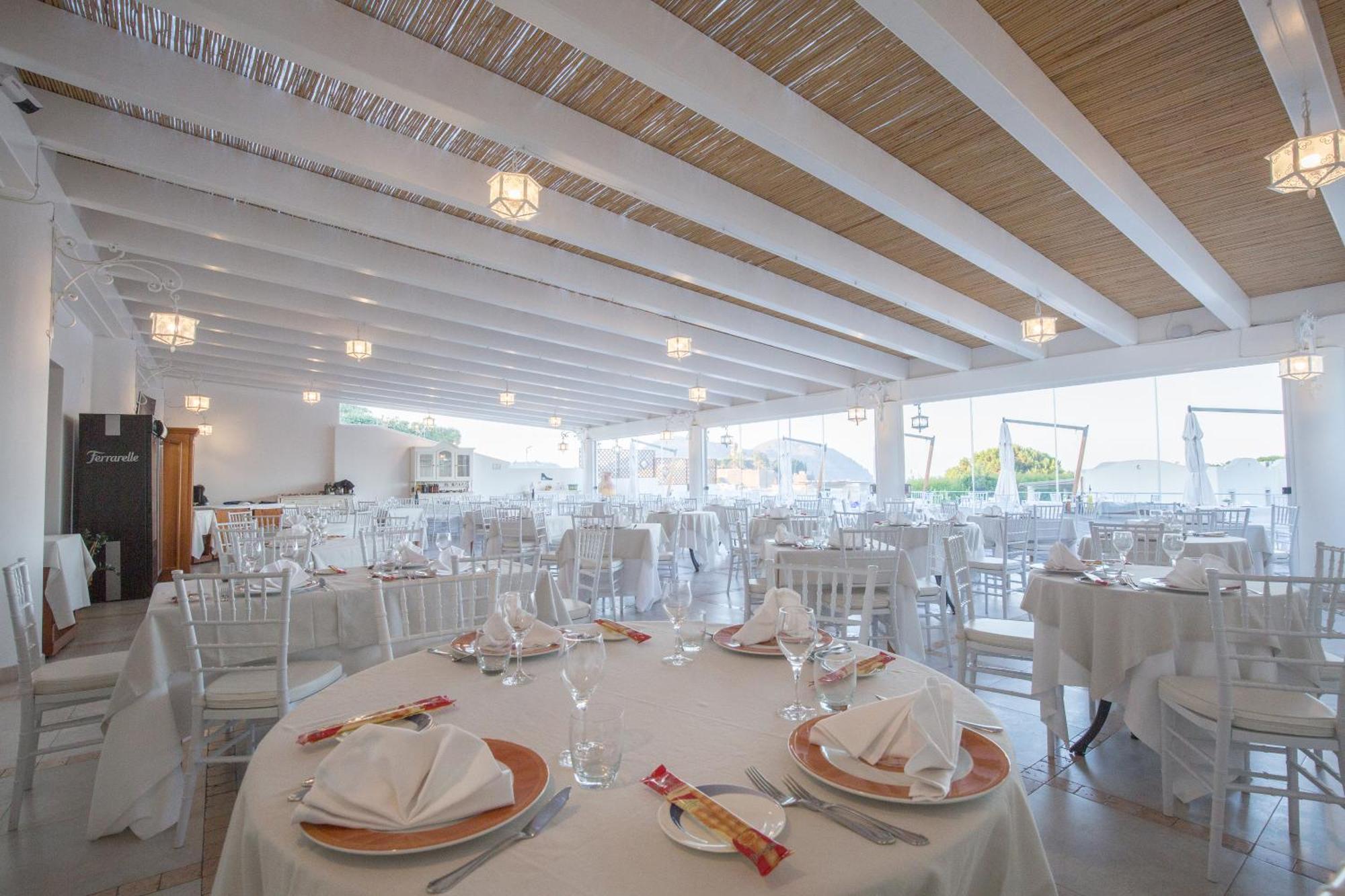 Hotel Tritone Lipari מראה חיצוני תמונה